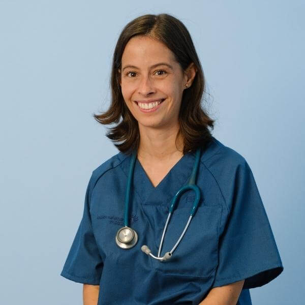 ELISA SUSIN - Veterinaria