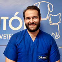 Carlos Roji - Auxiliar Veterinario
